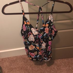 5/$10 DEAL 💰 Sheer black floral tank